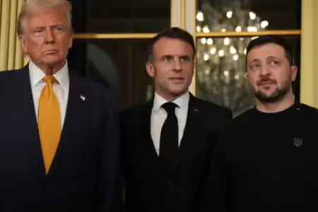 Makron Zelenski ilə danışıqlardan sonra Trampa zəng etdi