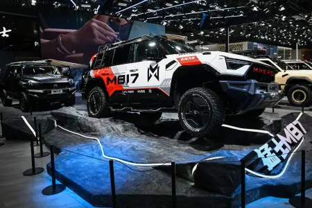 Çində beynəlxalq sərgi: lüks avtomobillər nümayiş olundu – Fotolar