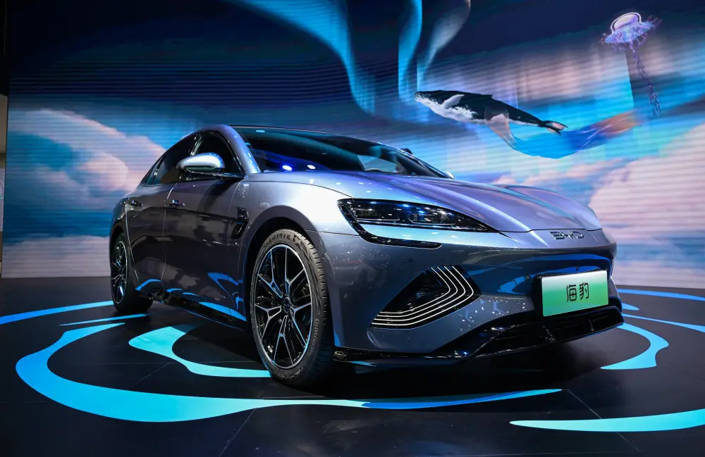 Çində beynəlxalq sərgi: lüks avtomobillər nümayiş olundu – Fotolar