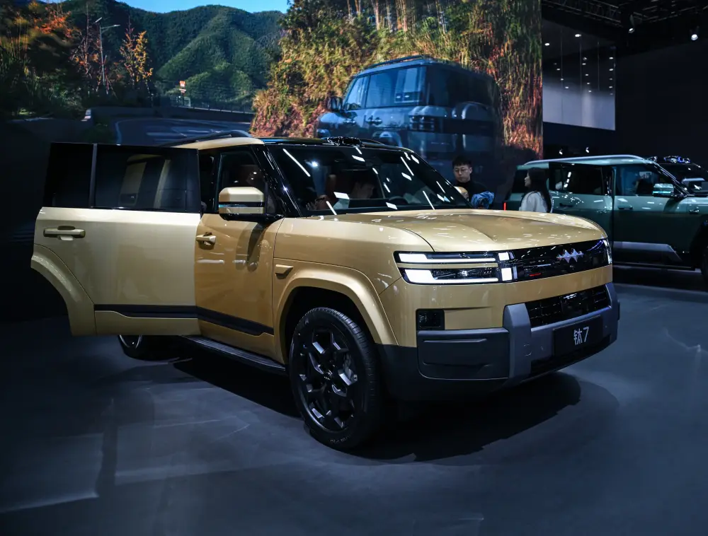 Çində beynəlxalq sərgi: lüks avtomobillər nümayiş olundu – Fotolar