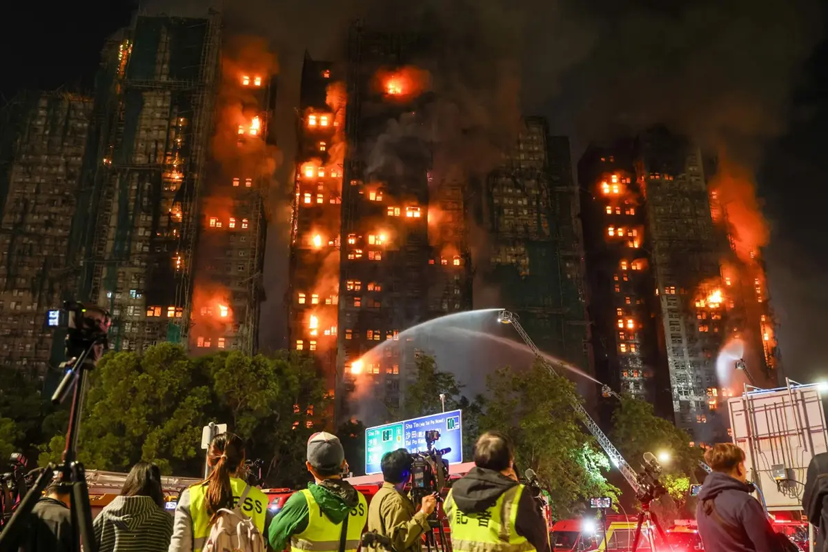 Honkonqdakı dəhşətli yanğında ölənlərin sayı artdı