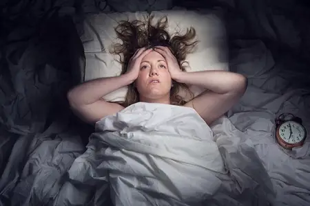 7 saat yatmayanlarda ürək riski artır - 3 nəfərdən birində bu problem var  