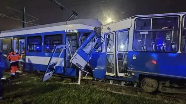 Polşada tramvaylar toqquşdu, azı 20 nəfər yaralandı – Fotolar
