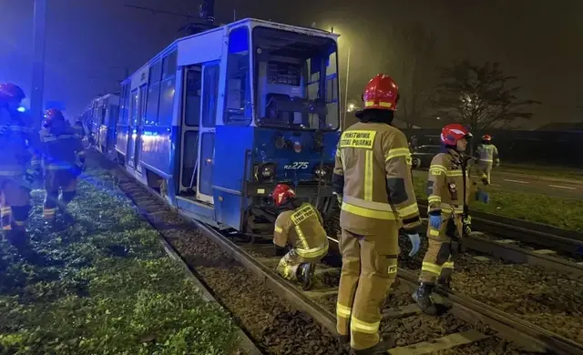 Polşada tramvaylar toqquşdu, azı 20 nəfər yaralandı – Fotolar