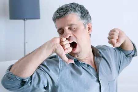 Əsnəməyin bilinməyən faydaları: Beynin təbii kondisioneri