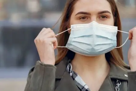 Bu ölkədə qriplər kəskin artdı: Tibbi maskalar yenidən gündəmə gəldi