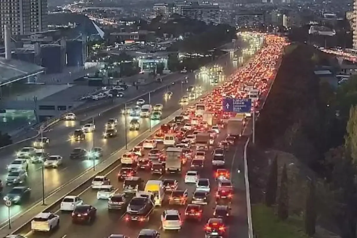 15 küçədə sıxlıq var -sürücülərin nəzərinə!