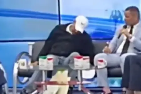 Canlı yayımda faciə: Müsahibə zamanı  öldü - Video 