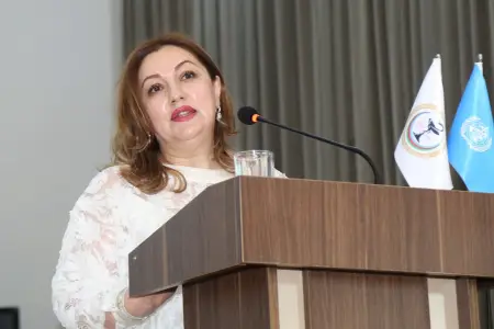 Bu həkimlər işləyə bilmək üçün rüşvət verib - Siyahı və məbləğ