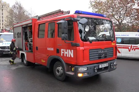 Bakıda otelin qarajında yanğın