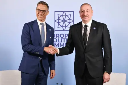 Prezident həmkarını təbrik etdi