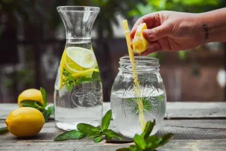 Hər gün limonlu su içməyin faydaları