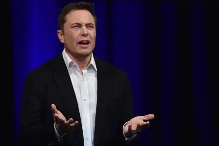 İlon Maskdan sərt bəyanat: "ABŞ onu niyə qoruyur?" 