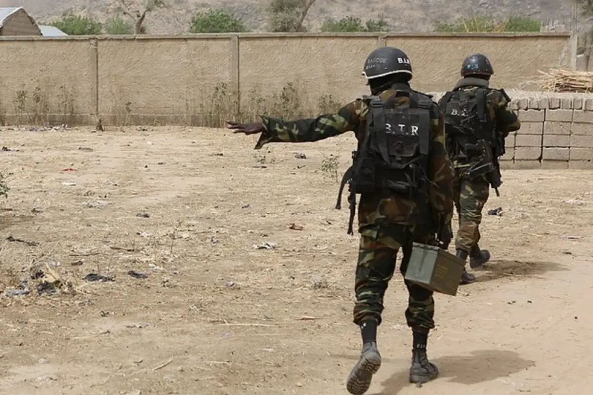 Bu ölkədə şok: Hərbçilər hakimiyyəti ələ keçirdi