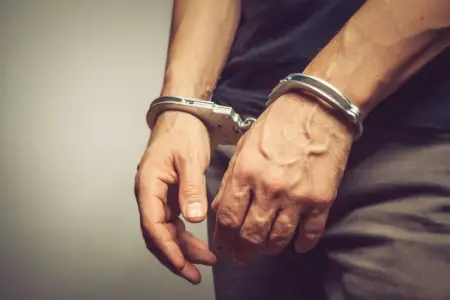 Abşeronda mağazadan oğurluq etməkdə şübhəli bilinən şəxslər saxlanıldı