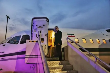 Abbas Əraqçi Bakıya yola düşdü