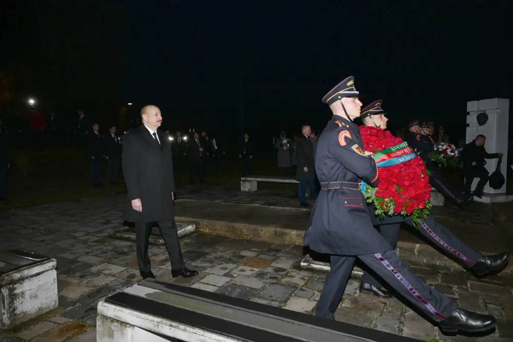 Azərbaycan və Slovakiya Prezidentləri “Azadlıq Qapısı” abidəsini ziyarət ediblər