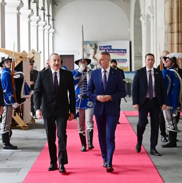 Prezidentin Slovakiya Milli Şurasının sədri ilə təkbətək və geniş tərkibdə görüşləri olub - Foto 