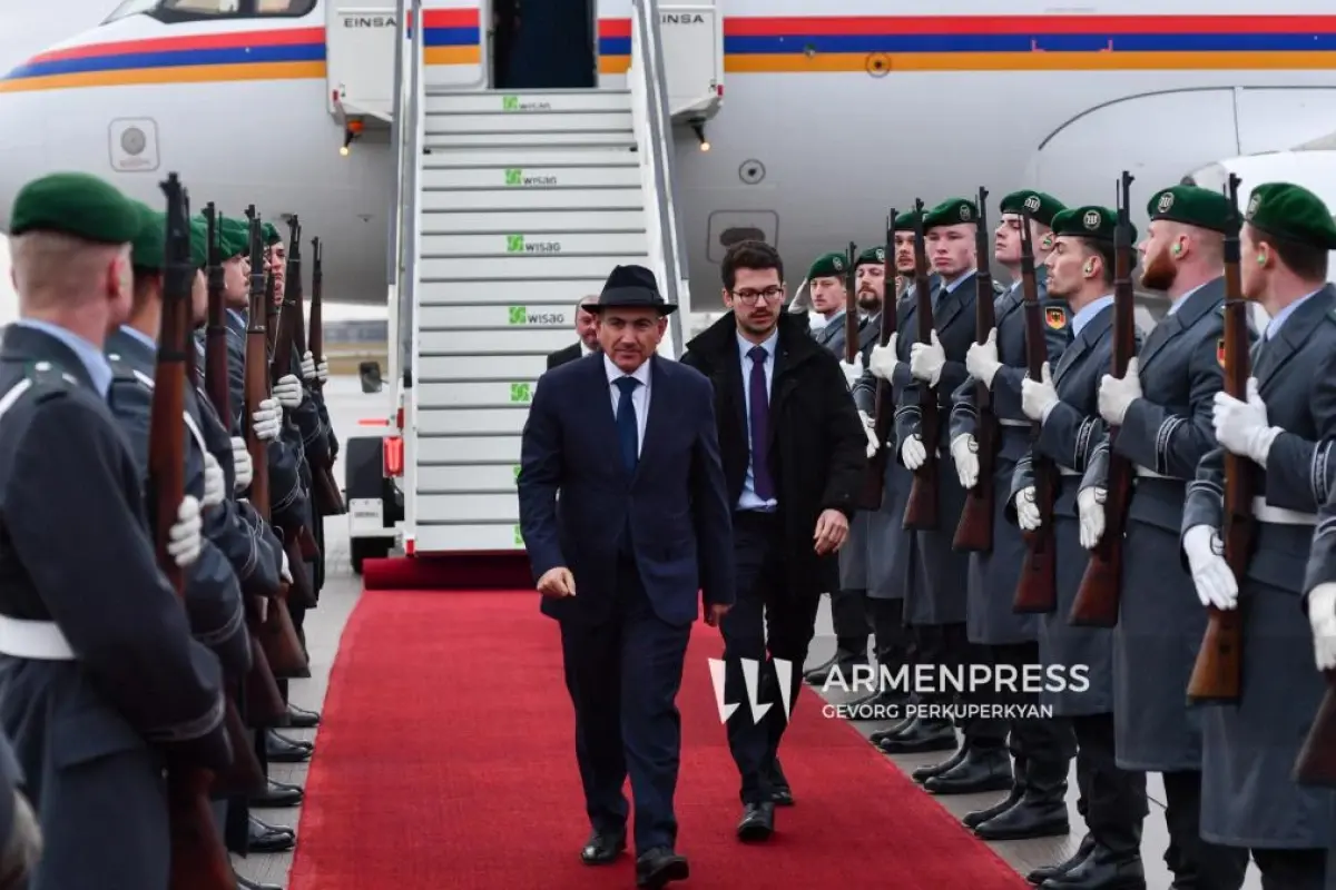 Paşinyan Almaniyadadır