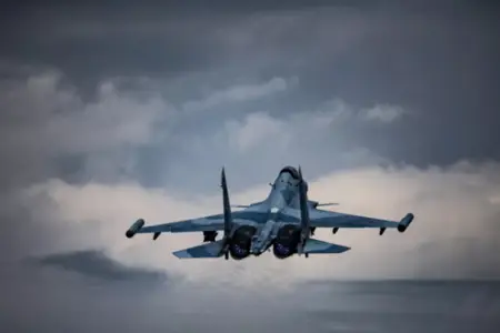 Qonşu ölkədə təyyarə qəzası - Göyərtəsində 7 nəfər olub