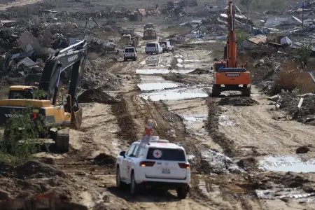 Qəzzada faciə davam edir: Ölənlərin sayı 70 mini keçdi 