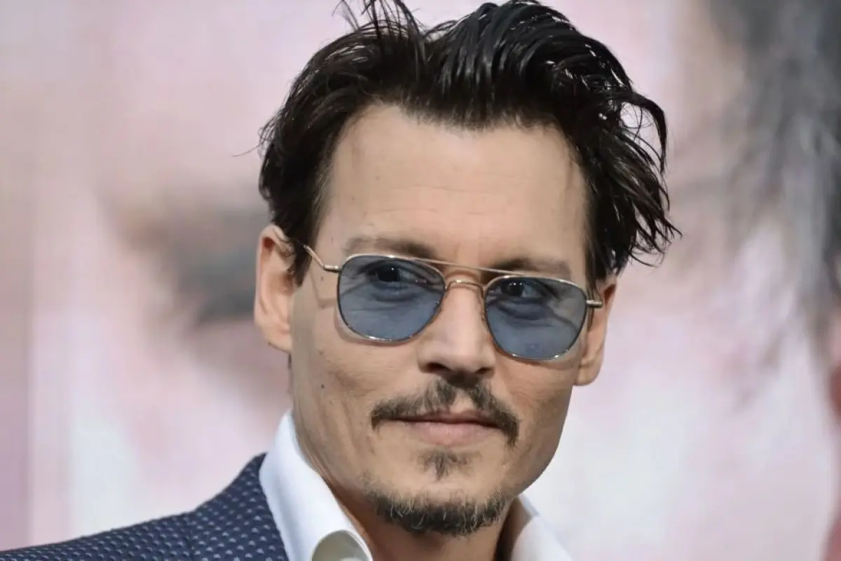 Conni Depp məşhur əsəri ekranlaşdıracaq
