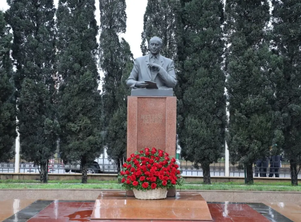 YAP Nizami rayon təşkilatı Ulu Öndərə həsr olunmuş tədbir keçirib - Foto