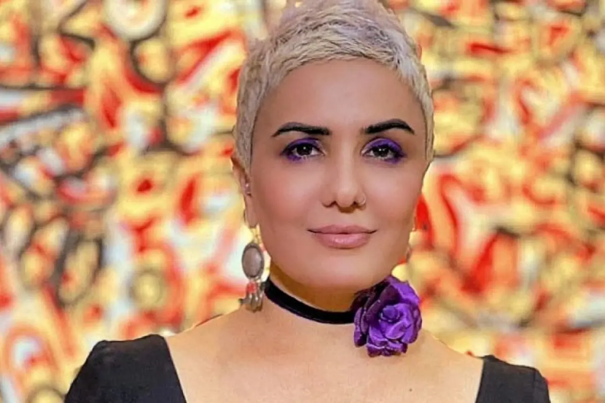 Rəssam iki nəşriyyatı məhkəməyə verdi - 20 minlik iddia