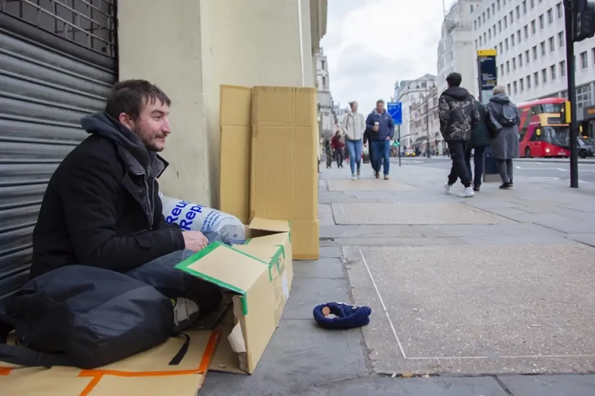 İngiltərədə evsizlərin sayı 382 mini keçdi