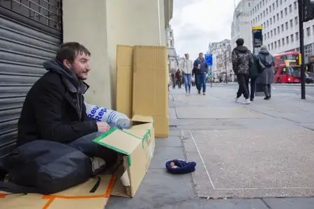 İngiltərədə evsizlərin sayı 382 mini keçdi