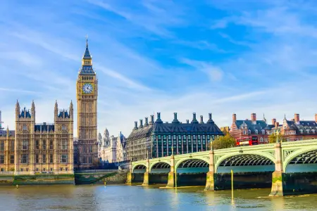 Hər kəsə qadağandır, ona yox: Böyük Britaniyada xüsusi imtiyazlara sahib yeganə şəxs