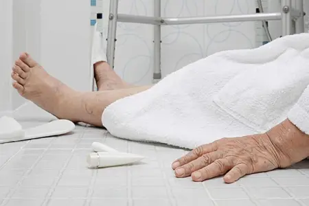 Şirvanda hamamda yıxılan qadın öldü