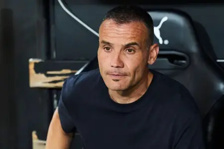 İspaniya klubu baş məşqçisini istefaya göndərdi