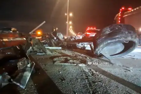 Qaradağda zəncirvari qəza tıxaca səbəb oldu 