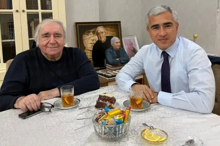 Anar Ələkbərov Ramiz Rövşəni evində ziyarət etdi