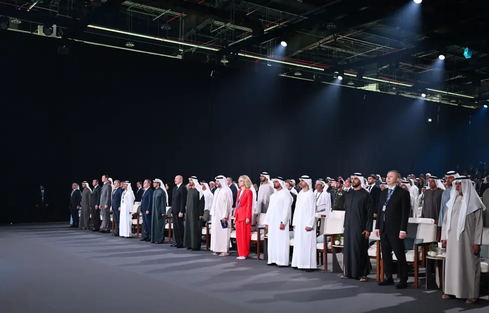 Prezident Əbu-Dabidədir - Foto