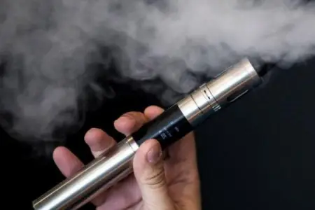 Elektron siqaret istifadə edənlərə bəd xəbər