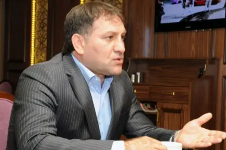 Füzuli Musayev hakimləri və nazirliyin komandasını təhqir edib? 