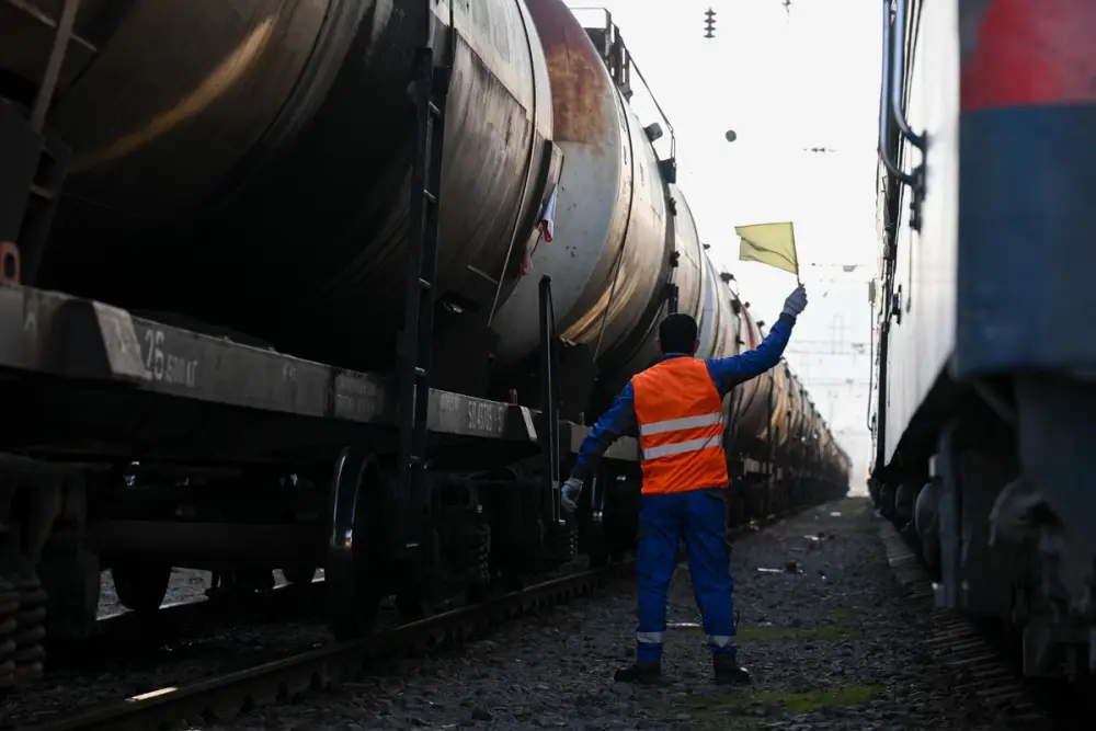 Azərbaycandan göndərilən neft məhsulları Ermənistana çatdı - Foto