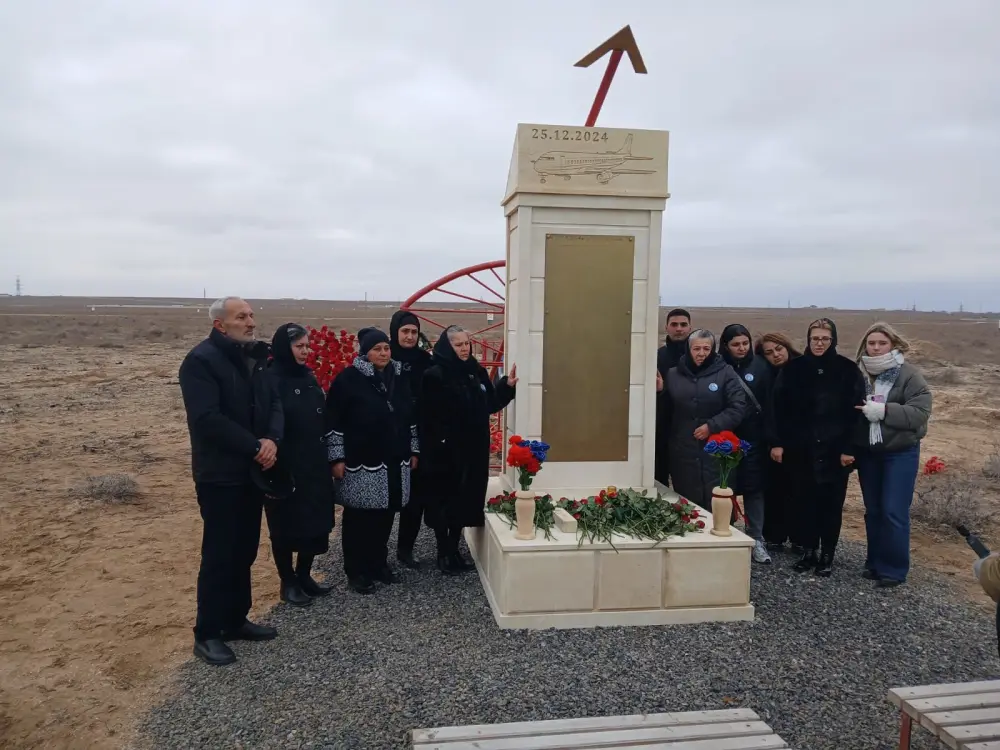 AZAL-ın qəzaya uğrayan təyyarəsində həlak olanların yaxınları Aktauya getdi