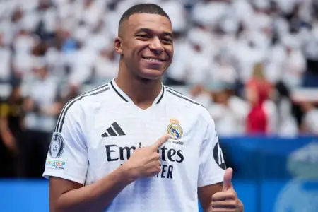 Mbappe Ronaldunun rekordunu təkrarladı