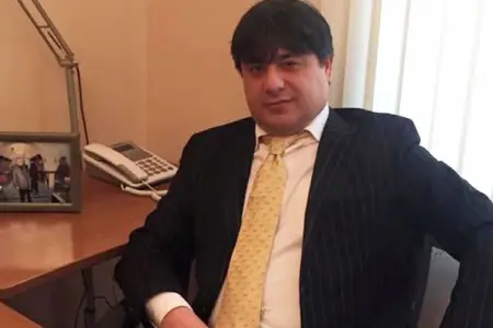 Keçmiş xanımı Anarı məhkəməyə verdi