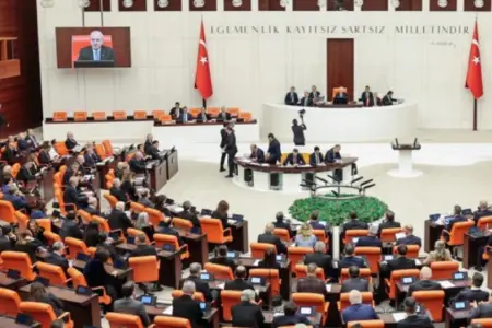 Türkiyə parlamentində dava - Video