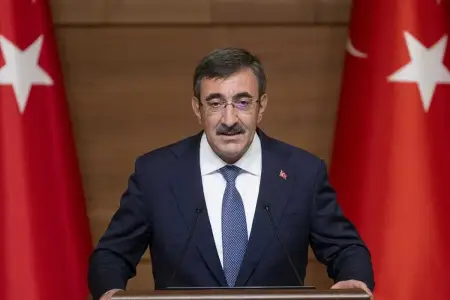 Türkiyənin vitse-prezidenti Azərbaycana gəldi