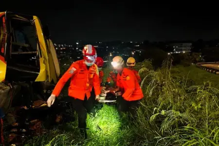 Avtobus qəzası: 16 ölü - Bu ölkədə 