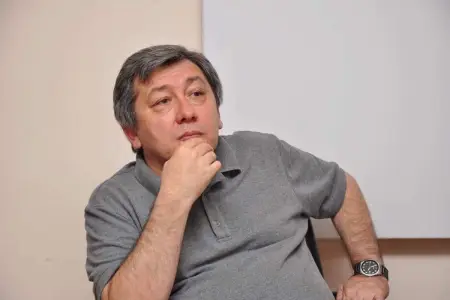 Altay Göyüşovun məhkəməsi başlayır