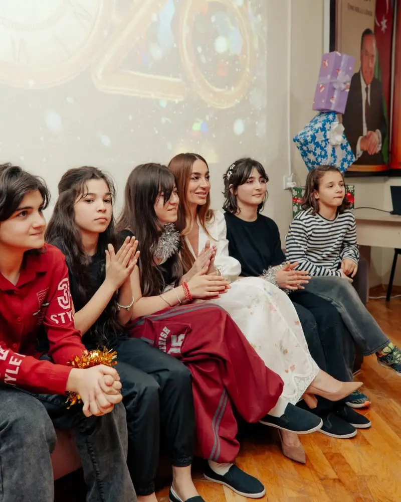 Arzu Əliyeva uşaq evini ziyarət etdi - Foto