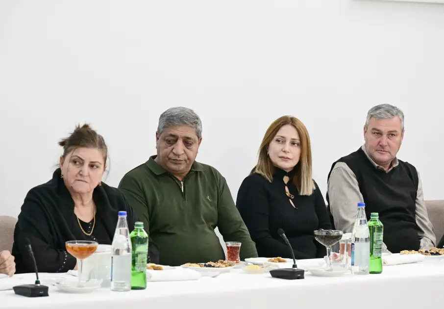 Prezident və xanımı Ağdamda sakinlərlə görüşdü - Foto/Yeniləndi