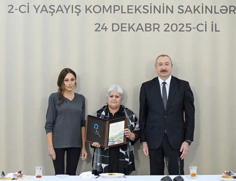 Prezident və xanımı Ağdamda sakinlərlə görüşdü - Foto/Yeniləndi