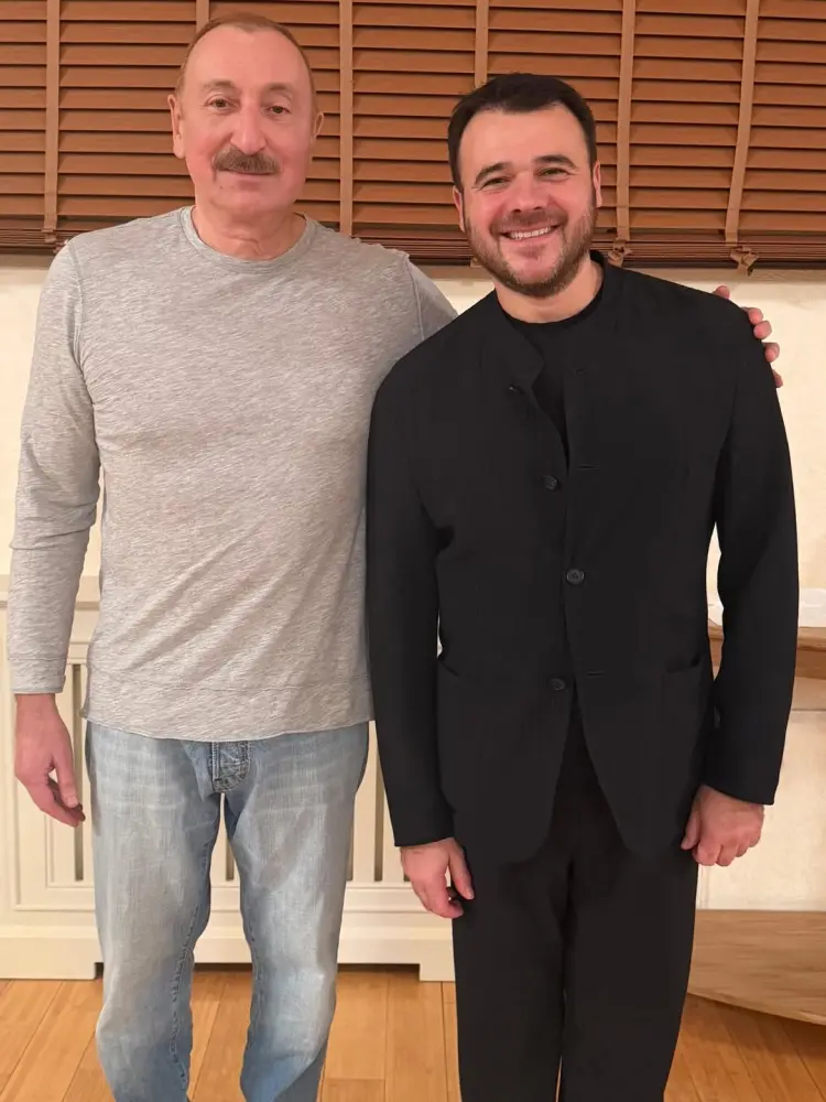 Emin Ağalarovla əkizləri Prezidenti belə təbrik etdilər - Fotolar